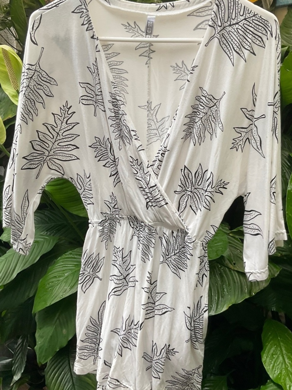 Hawaii’s Finest White & Black Romper  Size S